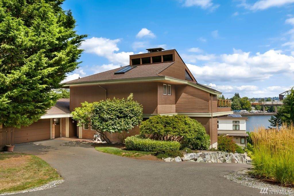 5220 40th Ave - Photo 1