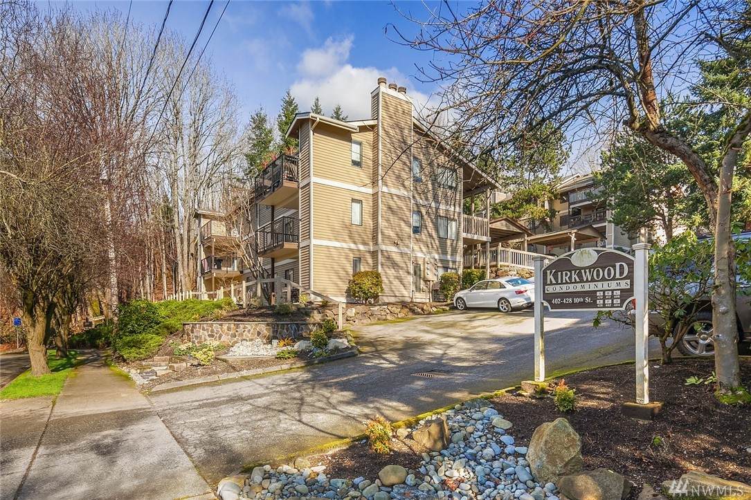 406 10th St - Photo 1