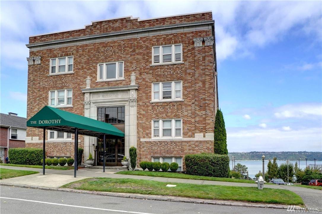 301 Tacoma Ave - Photo 1