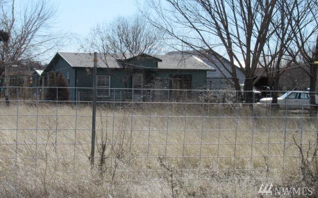 1215 Thomas Dr - Photo 1