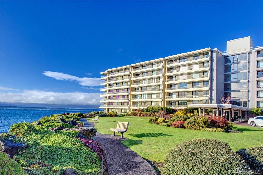 6533 Seaview Ave - Photo 1