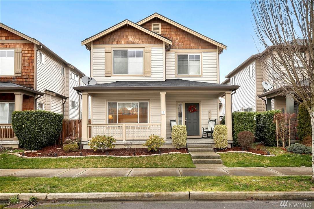 1339 42nd St - Photo 1