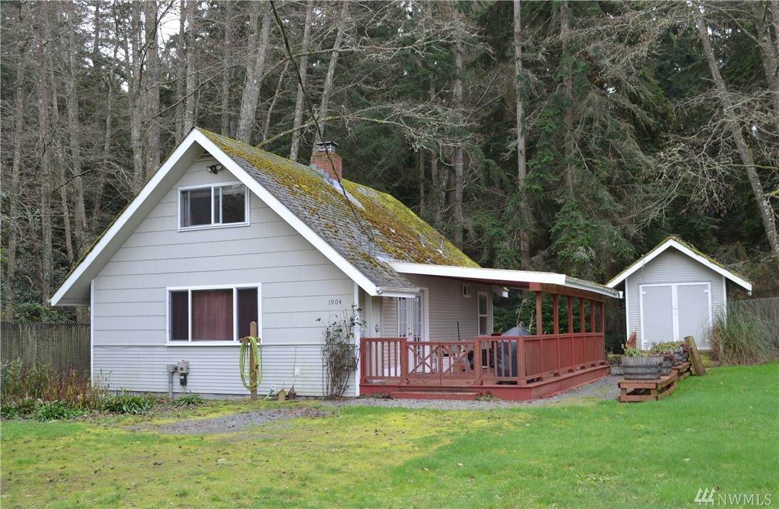 1904 Beachwood Dr - Photo 1