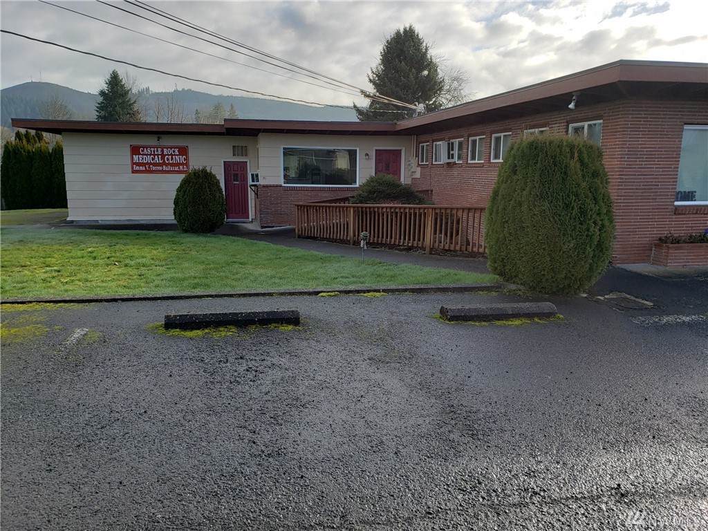 606 Roake Ave - Photo 1