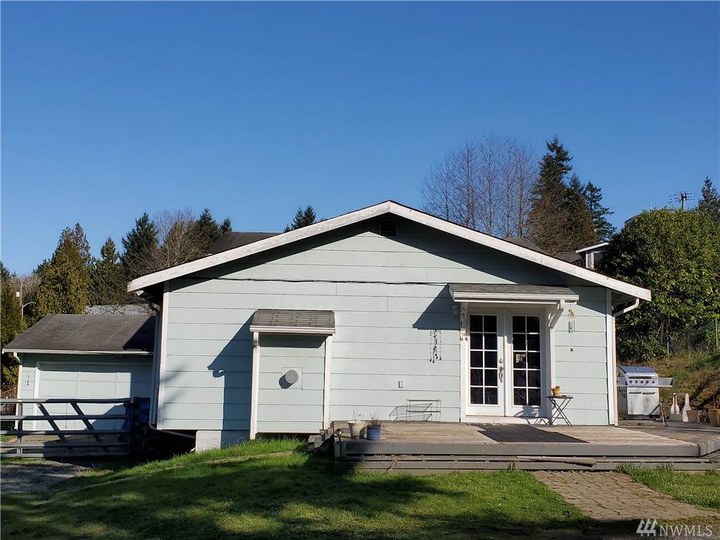705 19th Ave - Photo 1