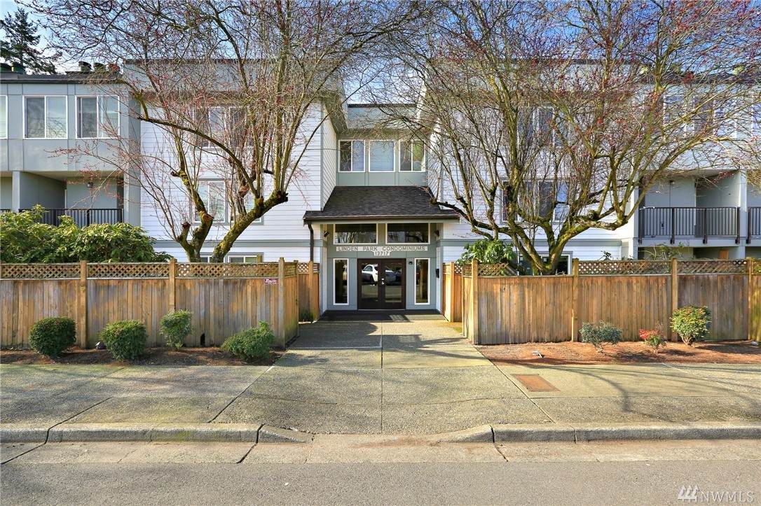 13717 Linden Ave - Photo 1