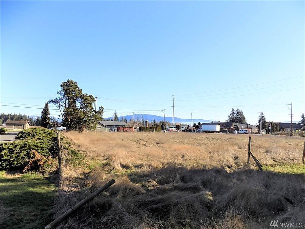 1496 Badger Rd - Photo 1