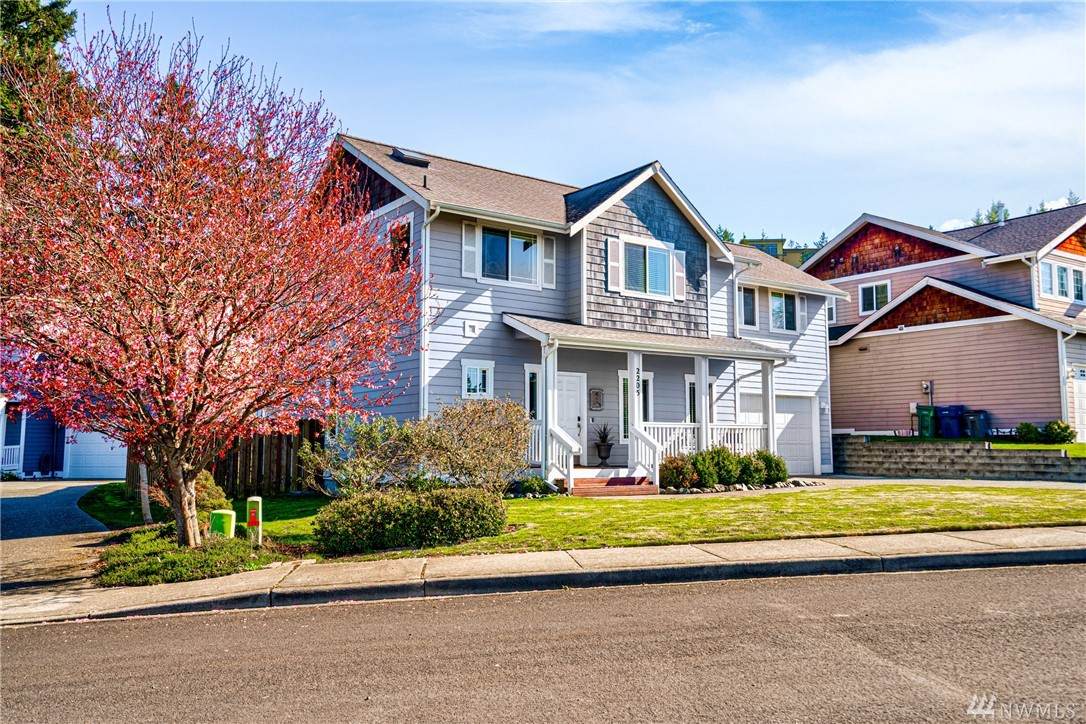 2205 Oregon Ave - Photo 1