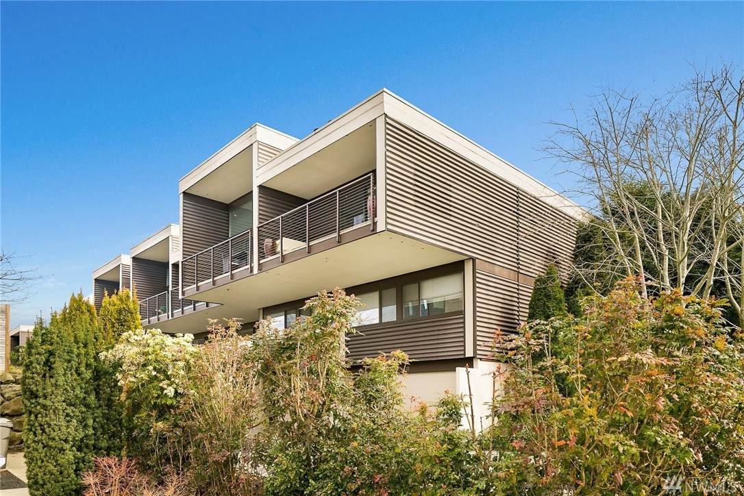 300 7th Ave - Photo 1