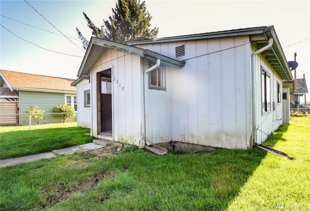 1317 Cherry St - Photo 1