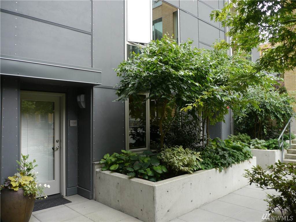 530 Broadway - Photo 1