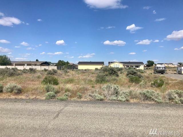 615 Lakeside Wy - Photo 1