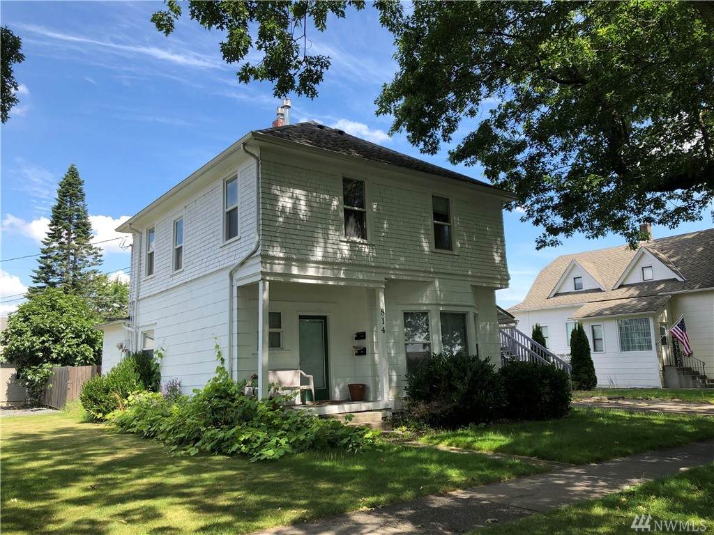 814 Front St - Photo 1
