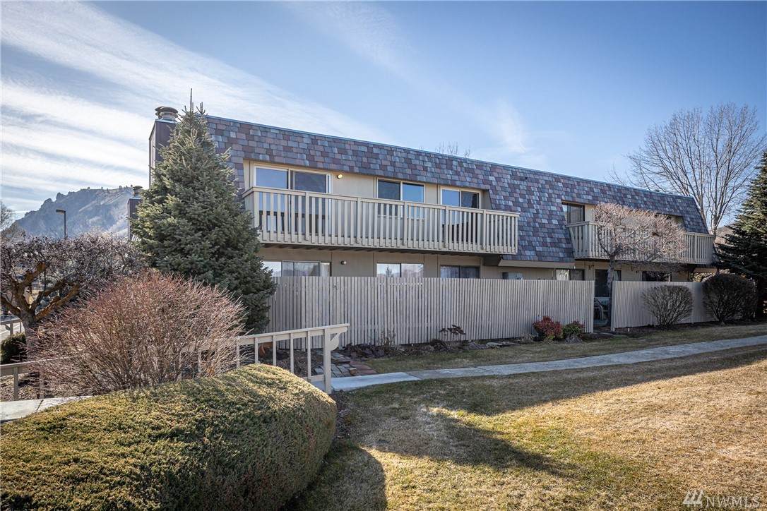 1535 Castlerock - Photo 1
