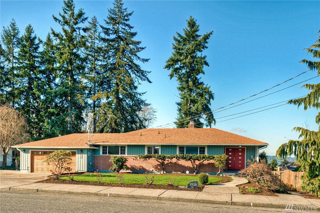1926 Westridge Ave - Photo 1