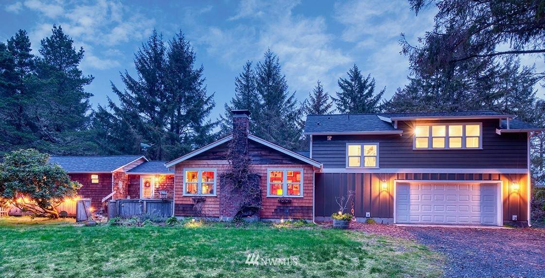 3119 K Place - Photo 1