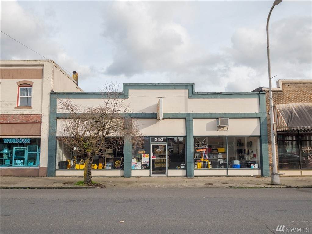 214 Tower Ave - Photo 1