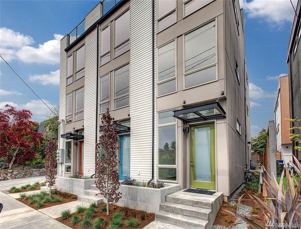 810 63rd St - Photo 1