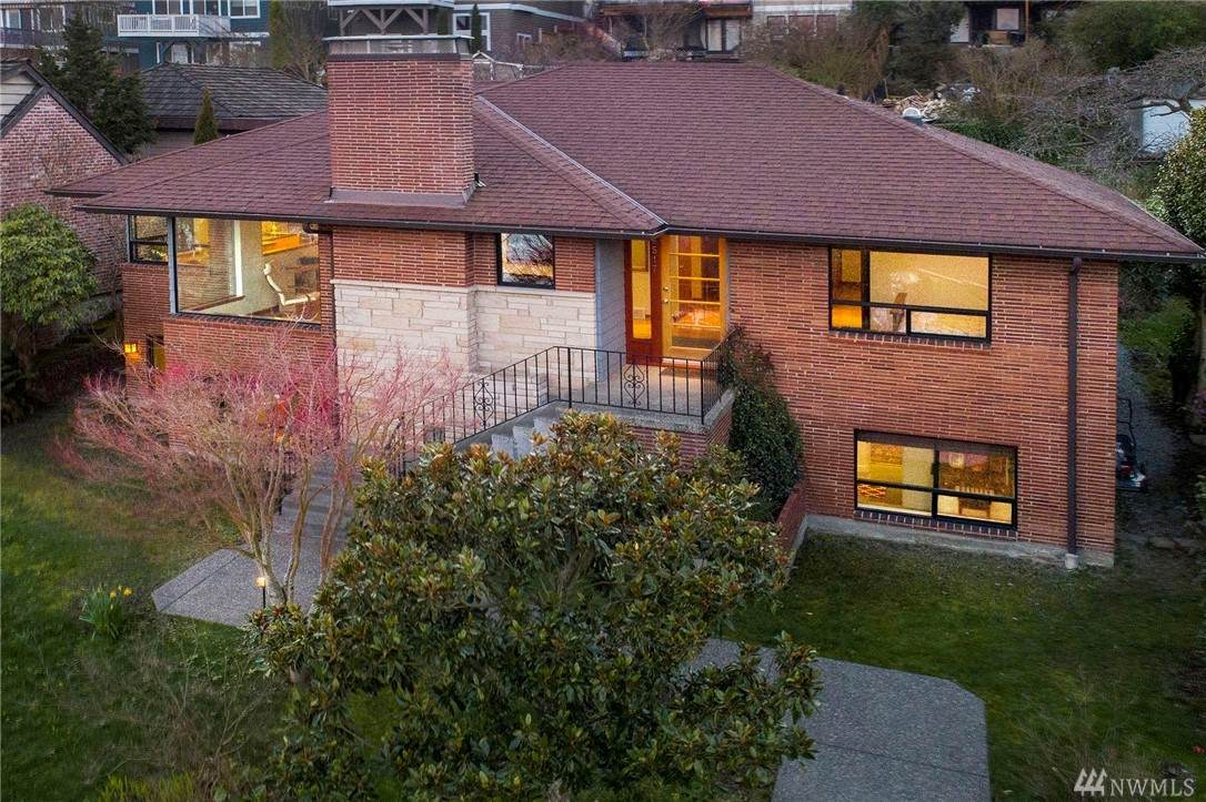 6517 52nd Ave - Photo 1