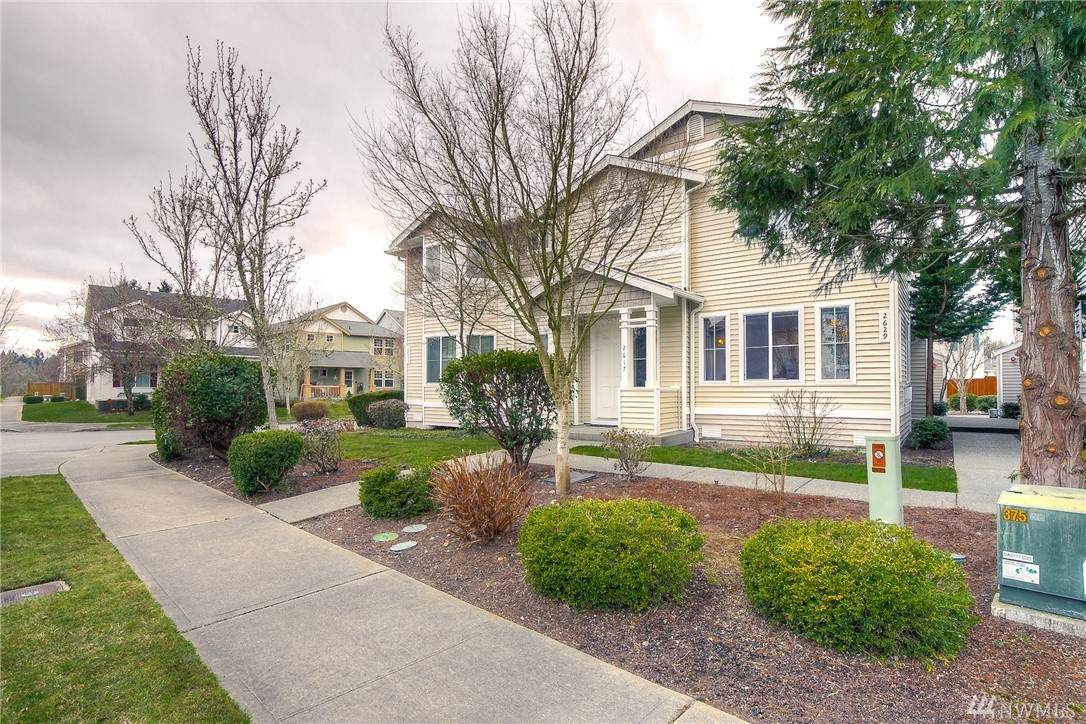 2617 Bronson Ave - Photo 1
