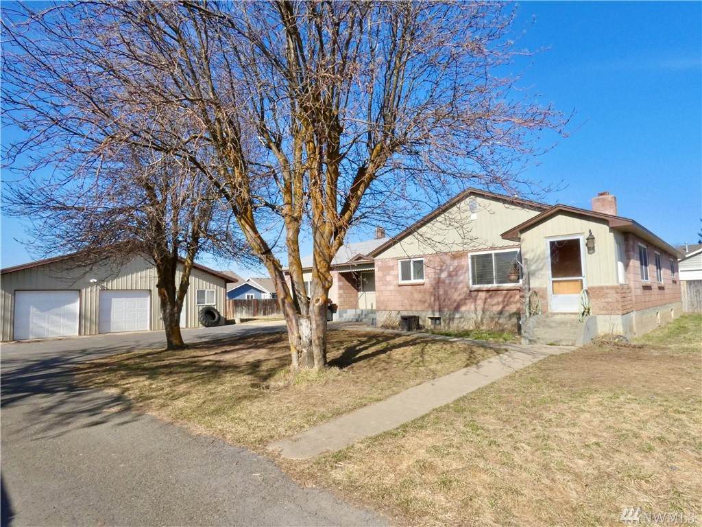 2813 Airport Rd - Photo 1