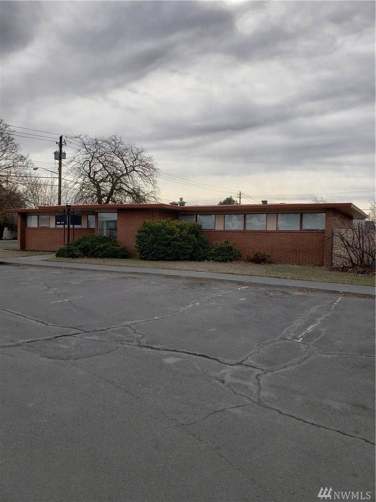 1036 Ivy Ave - Photo 1