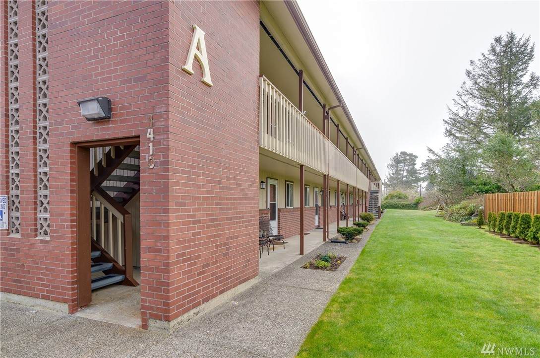 1410 48th St - Photo 1
