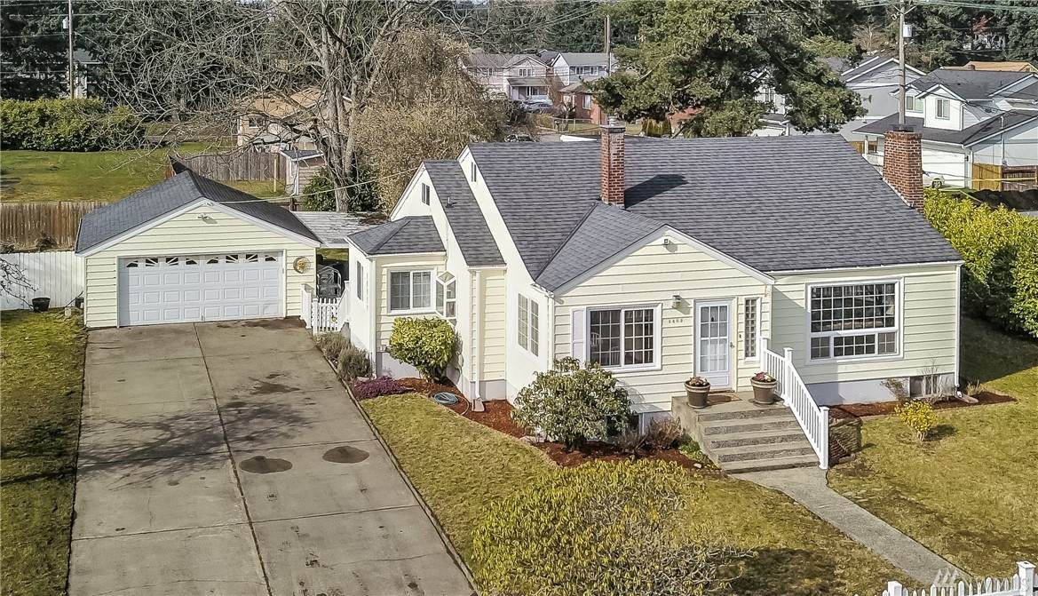 6402 52nd Ave - Photo 1