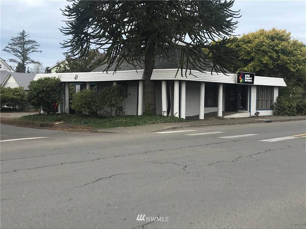 4403 Pacific Way - Photo 1