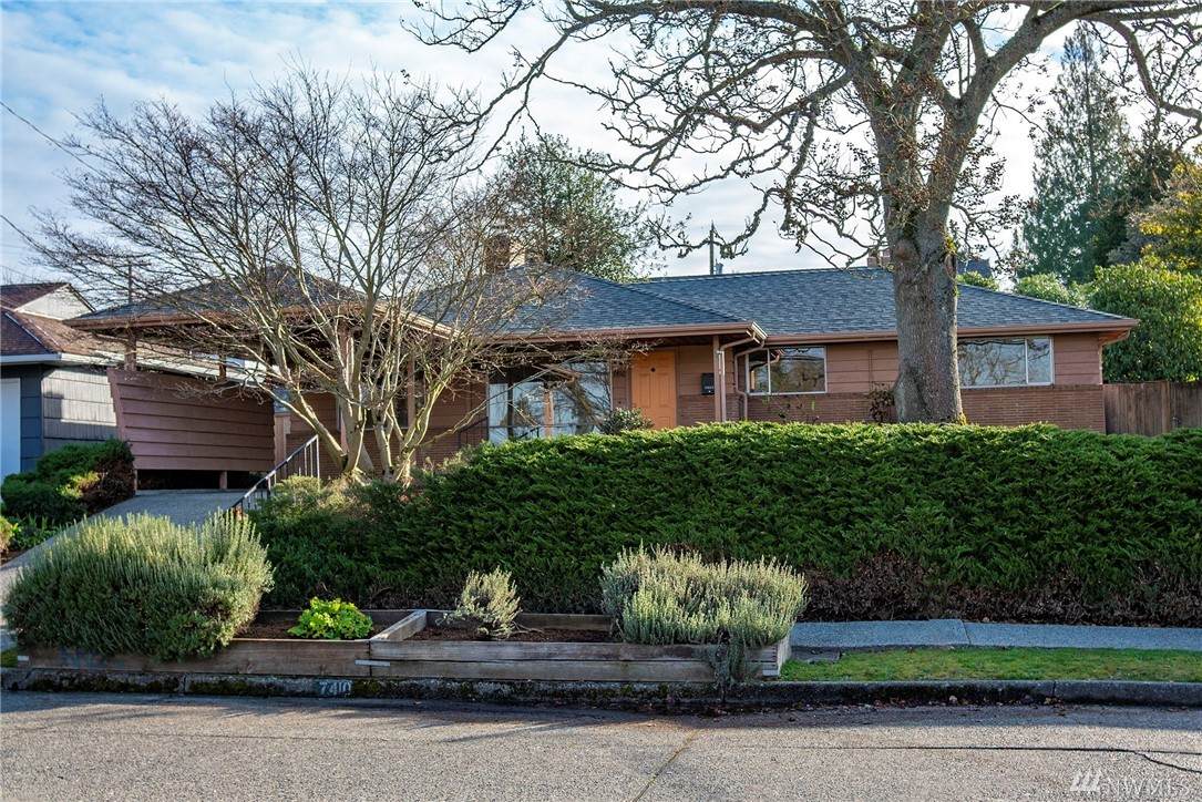 7410 45th Ave - Photo 1