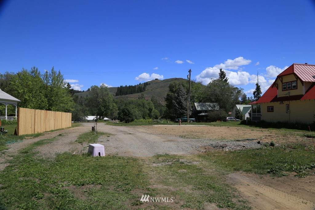 419 Burgar Street - Photo 1