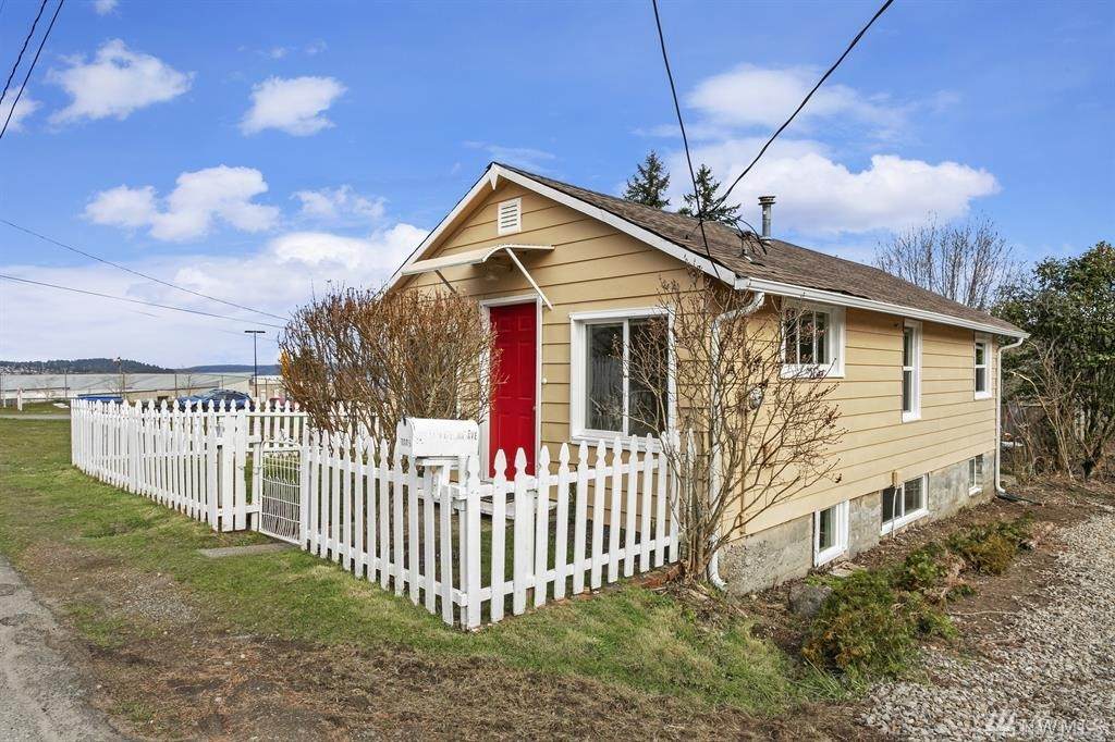 1009 Park Ave - Photo 1