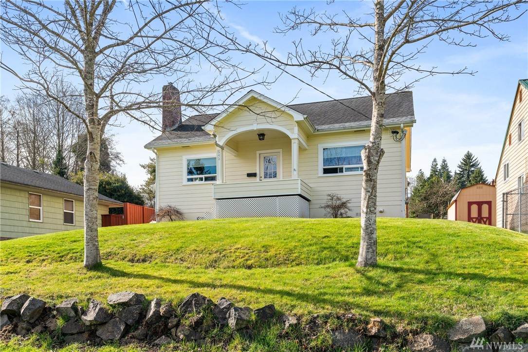 942 Fowler Street - Photo 1