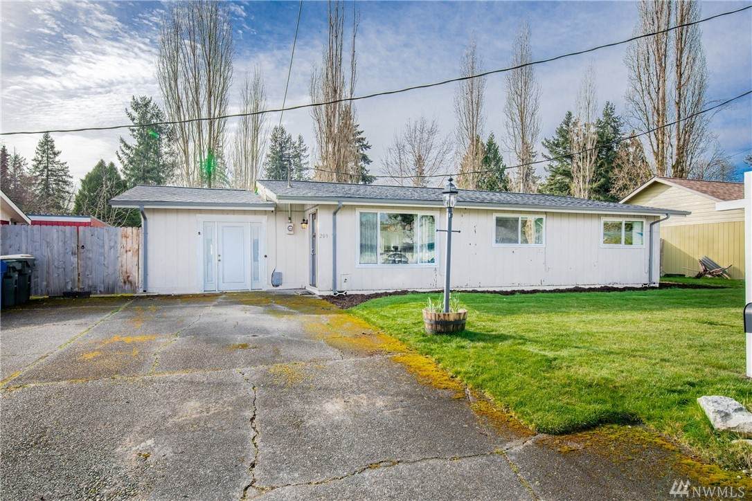 209 N St - Photo 1