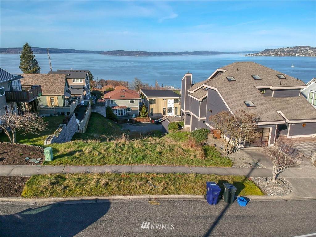 2619 30th Street - Photo 1