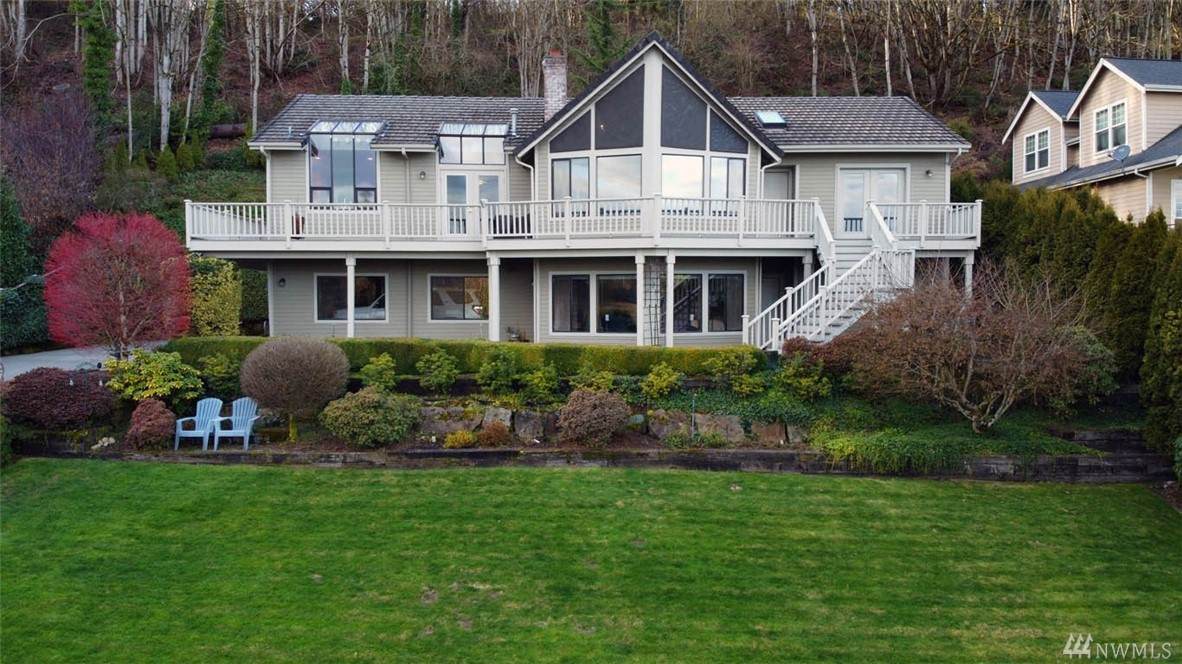 203 Hi Crest Dr - Photo 1