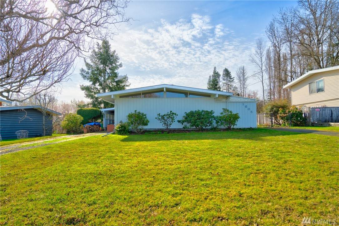1605 36th St - Photo 1
