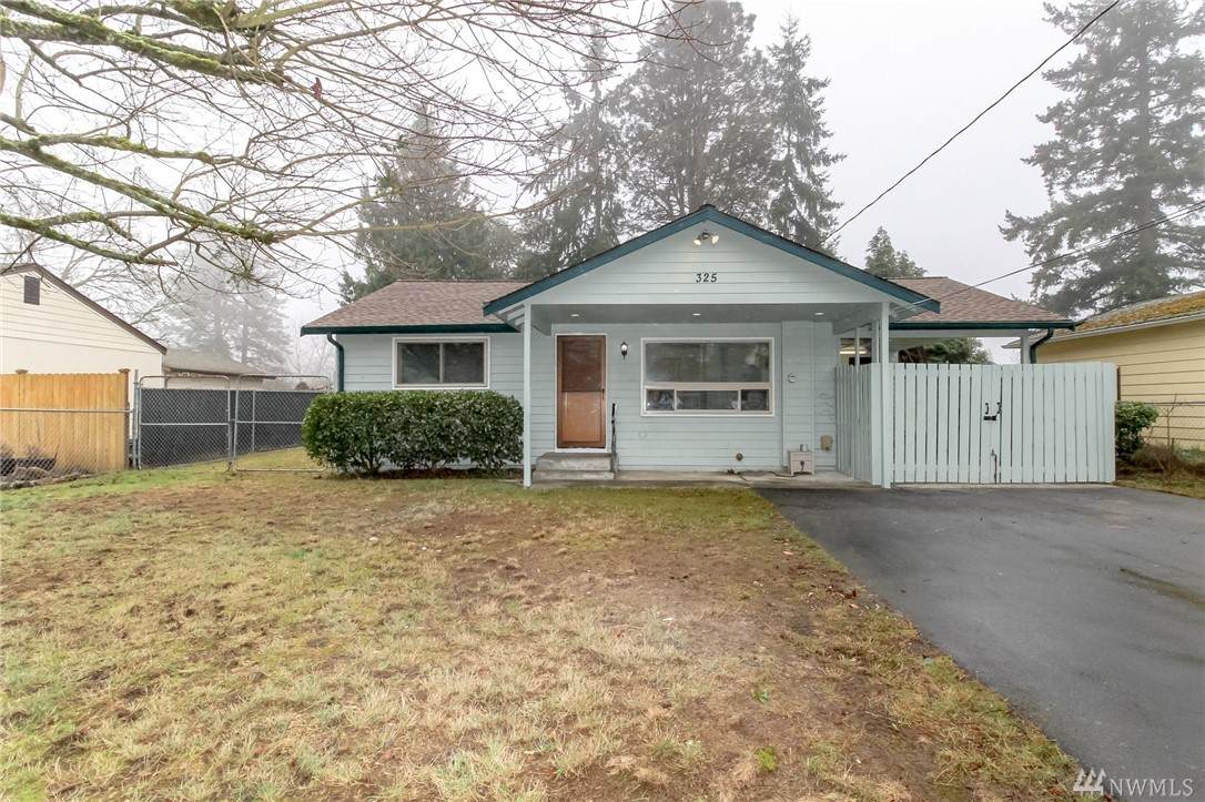 325 185th St - Photo 1