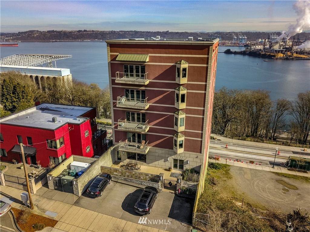 207 Broadway - Photo 1