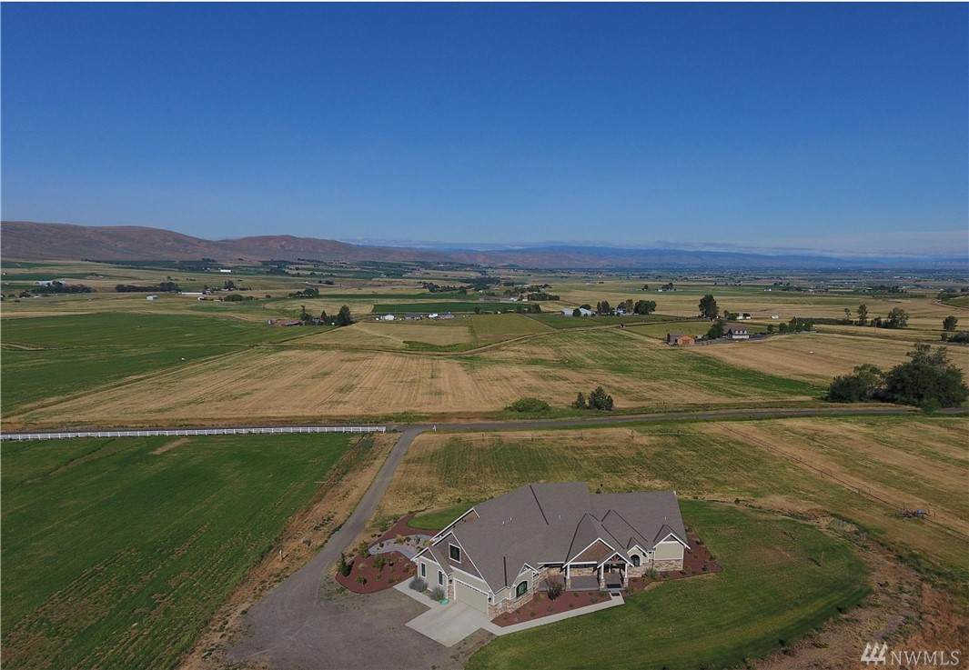 8352 4th Parallel Rd - Photo 1