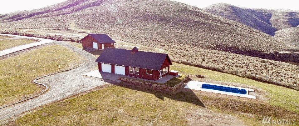 2781 Tozer Rd - Photo 1