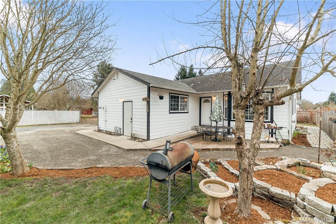 2624 Borst Ave - Photo 1