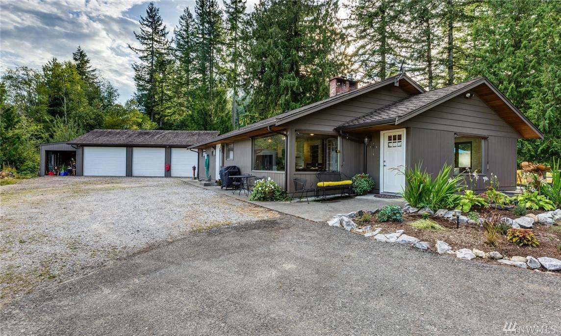 496 Valley Highway - Photo 1