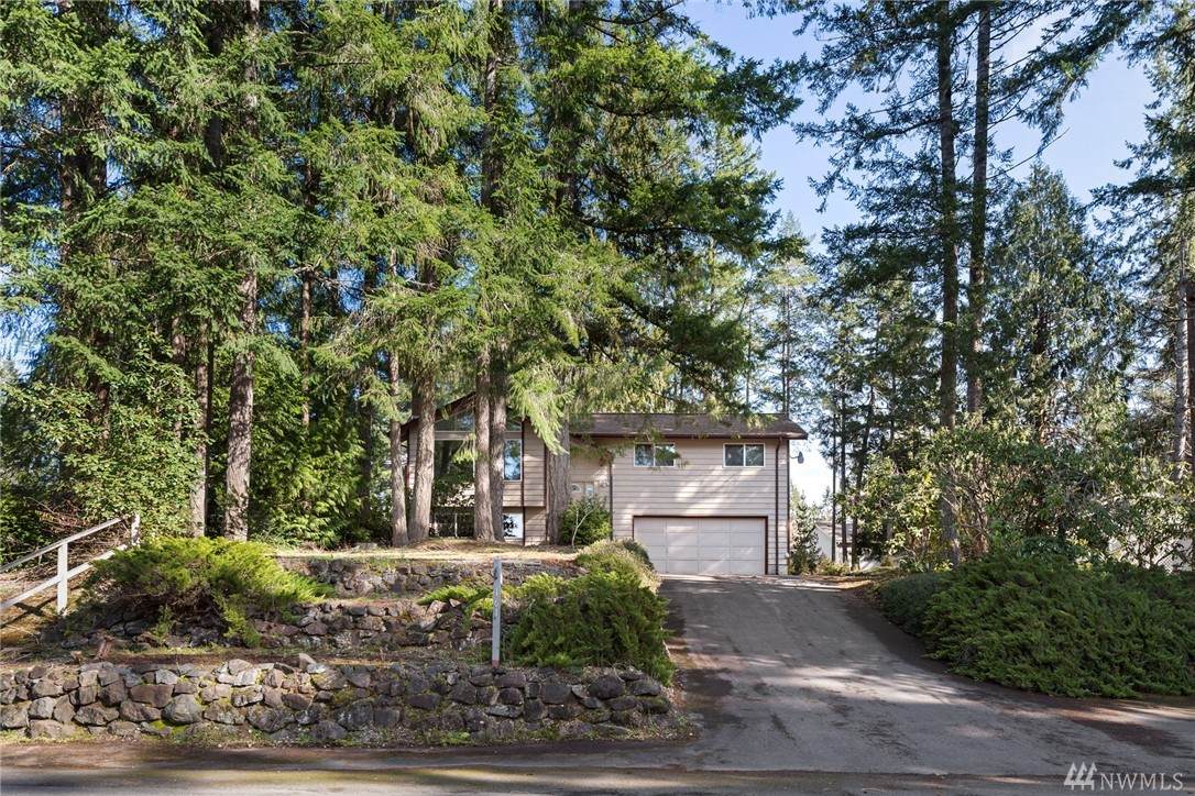 161 Lakeshore Dr - Photo 1