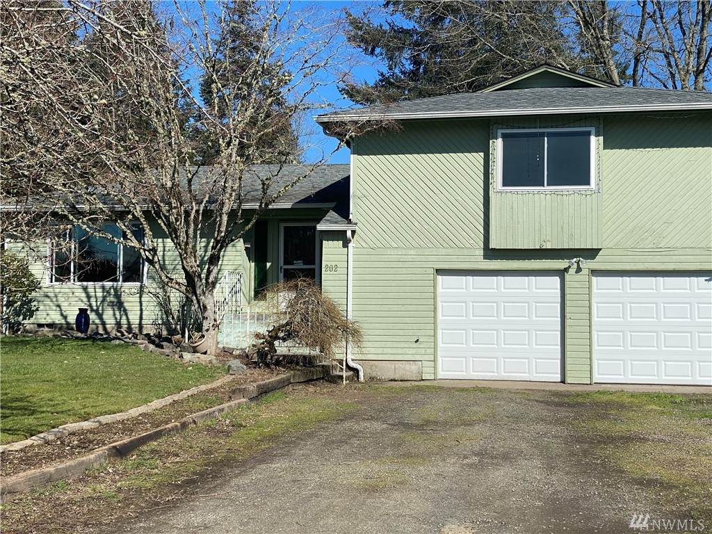 202 Dakota Dr - Photo 1