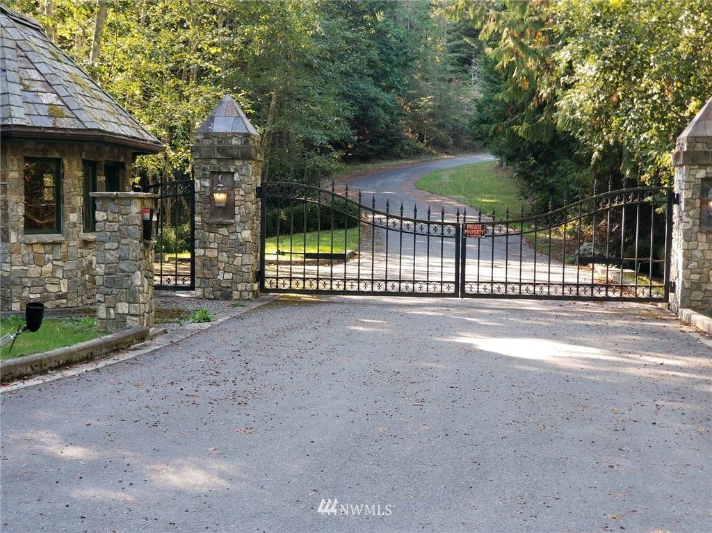 1 Lakewood Park - Photo 1