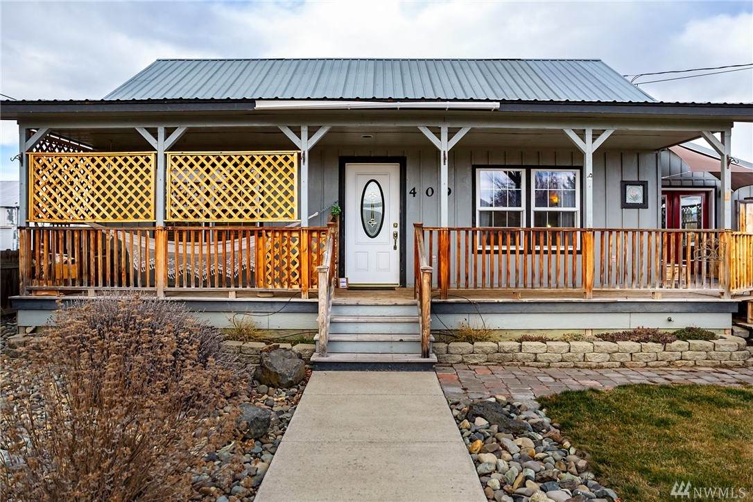 409 Illinois Ave - Photo 1