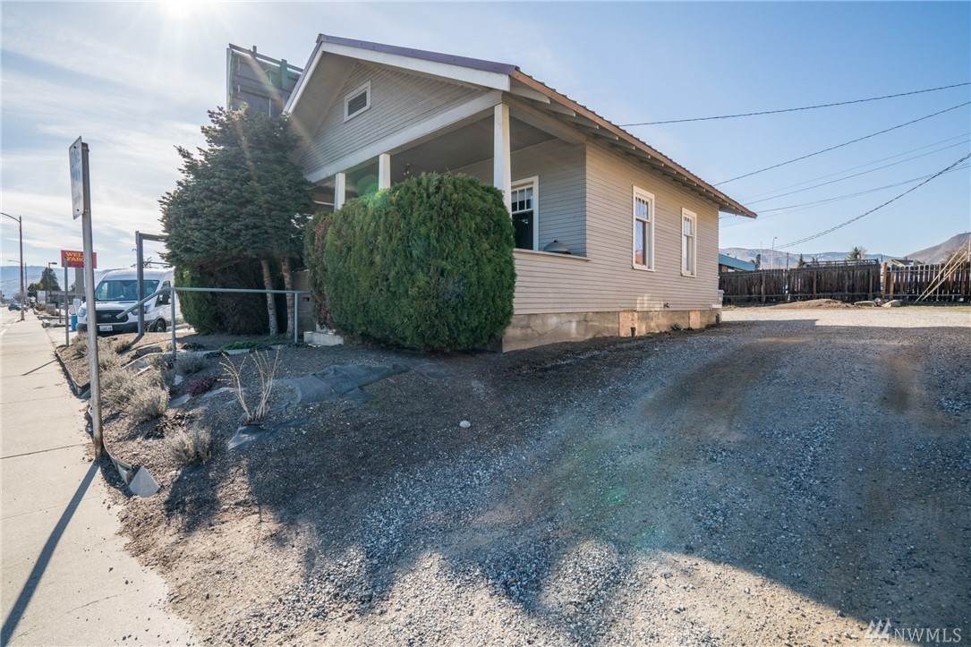 406 Mission St - Photo 1