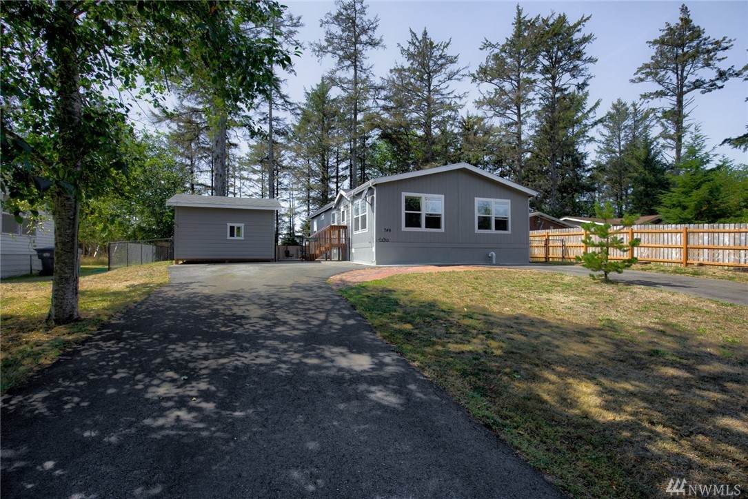 749 Edgewood Ave - Photo 1