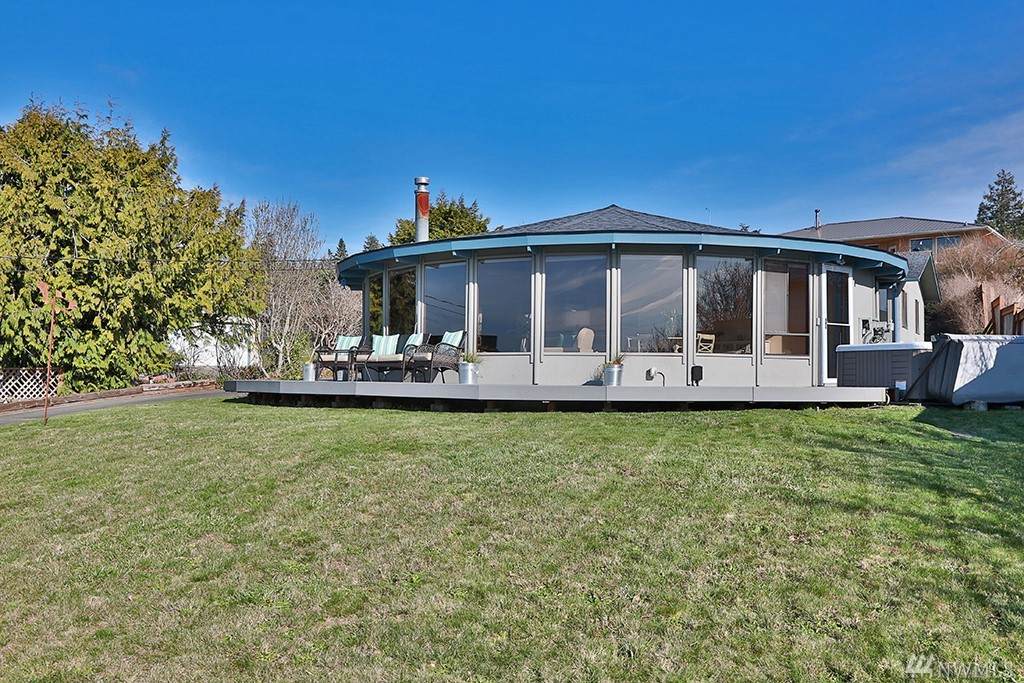 1889 Fircrest Ave - Photo 1